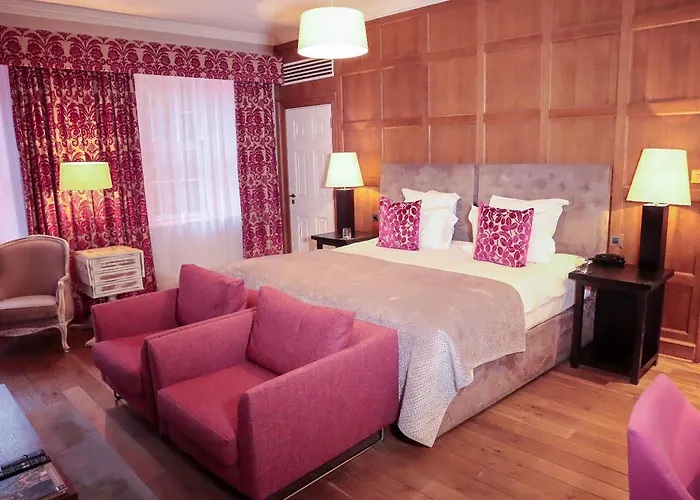 Tigerlily Hotel