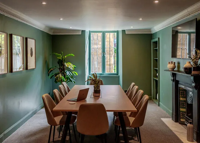 Grove House 4* Edinburg
