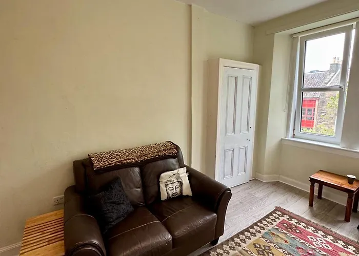 Stylish Canal-side Retreat In