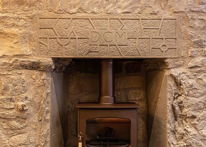 Canon Cave * إدنبرة