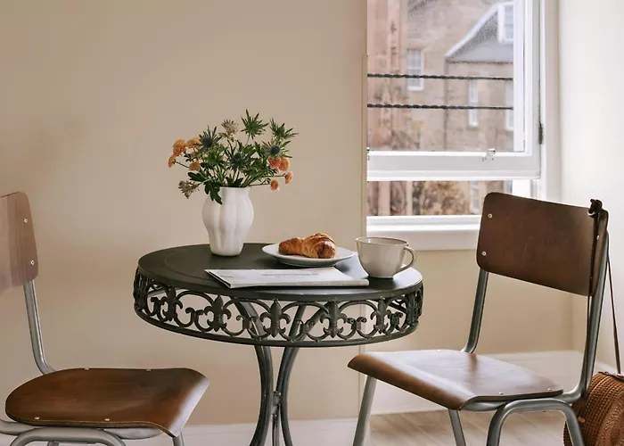 Thistle Royal Garden 4*