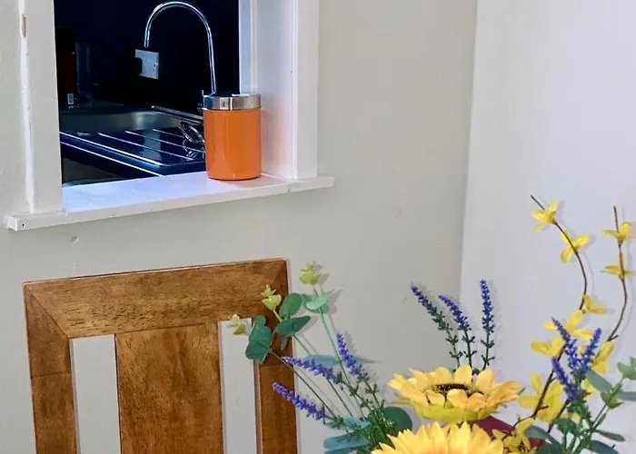 Apartament Stylish Canal-side Retreat In