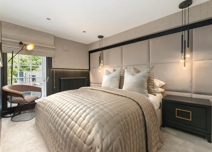 Luxury Old Town Design With Fireplace * إدنبرة