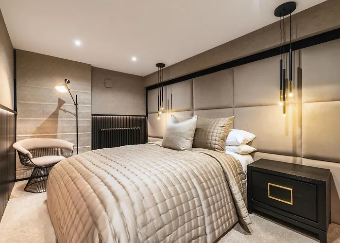 Luxury Old Town Design With Fireplace شقة *