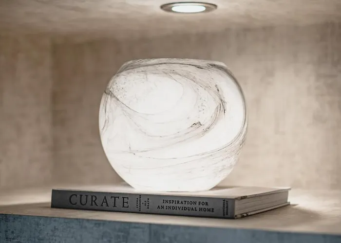 Luxury Old Town Design With Fireplace شقة إدنبرة