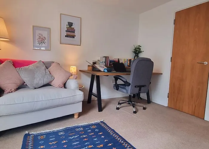 Apartment Thistle & Tide