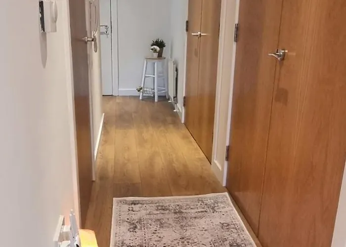 Apartment Thistle & Tide