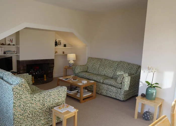 Sophisticated In Centre