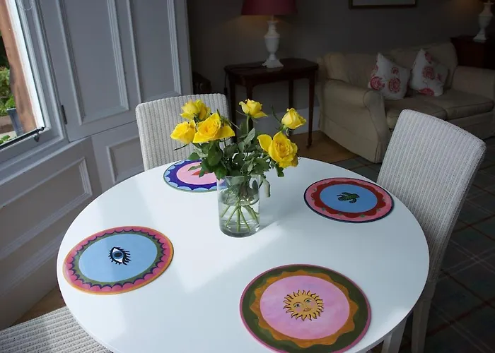 Victorian With Car Parking In Driveway, Murrayfield דירה אדינבורו