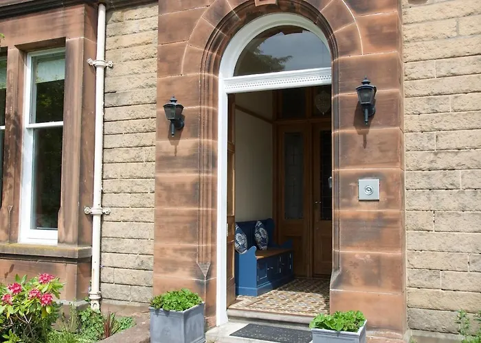 Victorian With Car Parking In Driveway, Murrayfield דירה אדינבורו