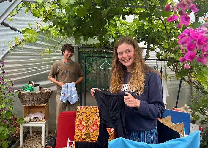 Cosy Cottage For Share , Private Double Room, Wifi, Parking, Garden إدنبرة