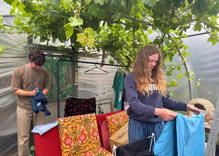 Cosy Cottage For Share , Private Double Room, Wifi, Parking, Garden فندق مبيت وإفطار إدنبرة