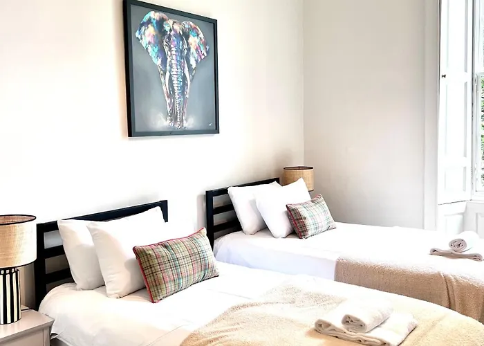 Heart Of The - 3 Bedroom Oasis *