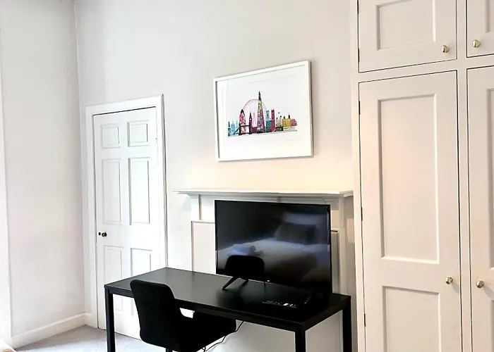 Heart Of The - 3 Bedroom Oasis Apartment *