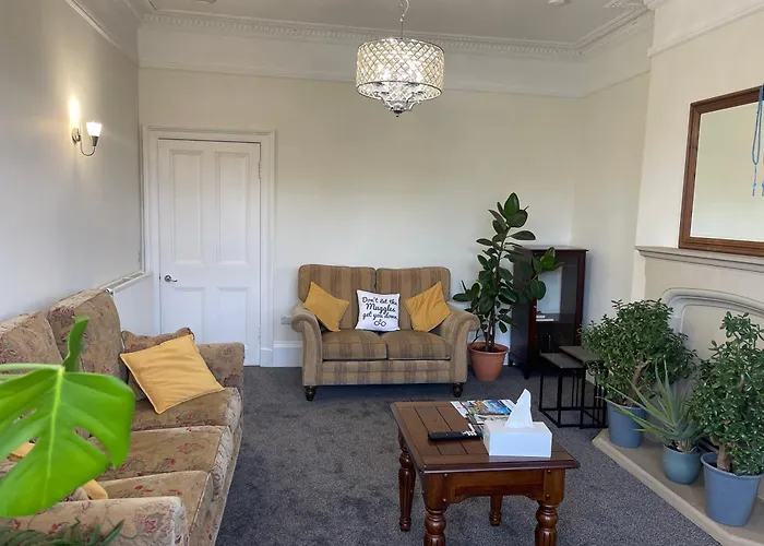 Entire Victorian House 2br - 4 Guests