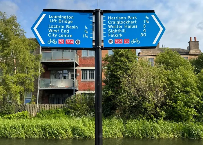 Apartament Stylish Canal-side Retreat In