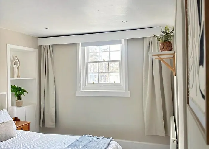 Duplex - Centre 4-bed Retreat Apartment