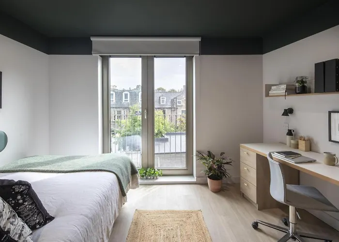 Modern With Kitchen & Ensuite In *