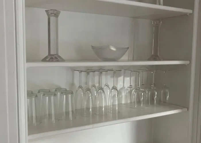 Victorian With Car Parking In Driveway, Murrayfield Apartment *