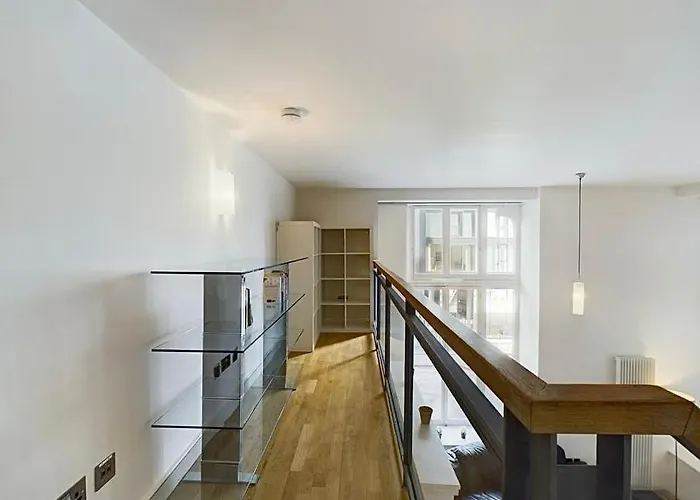 Apartment Charming Modern Central Apartment *