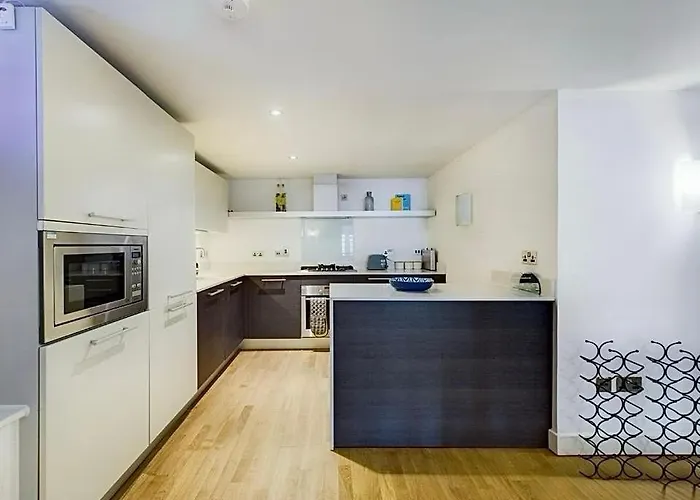Charming Modern Central Apartment