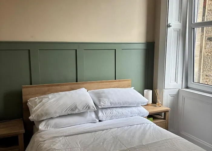 Modern One Bed Flat, Historic Old Town Apartament *