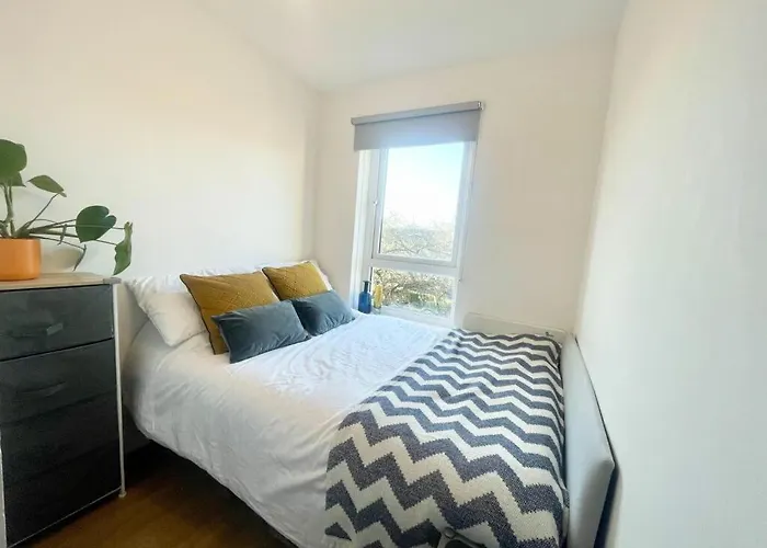 Apartment Charming 1 Bedroom Flat In With Free Parking *