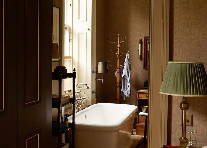 Elegant Georgian Retreat With Views Of Arthurs Seat Holiday home *