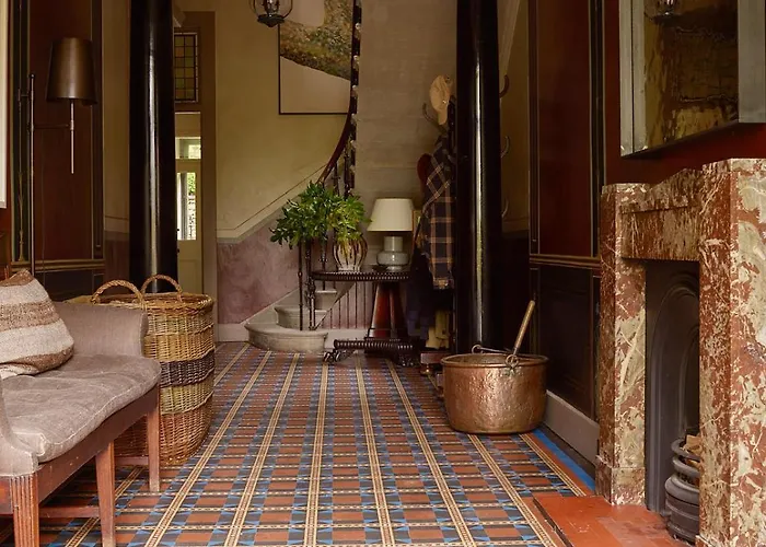 Elegant Georgian Retreat With Views Of Arthurs Seat