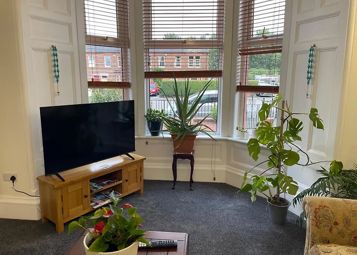 Entire Victorian House 2br - 4 Guests شقة