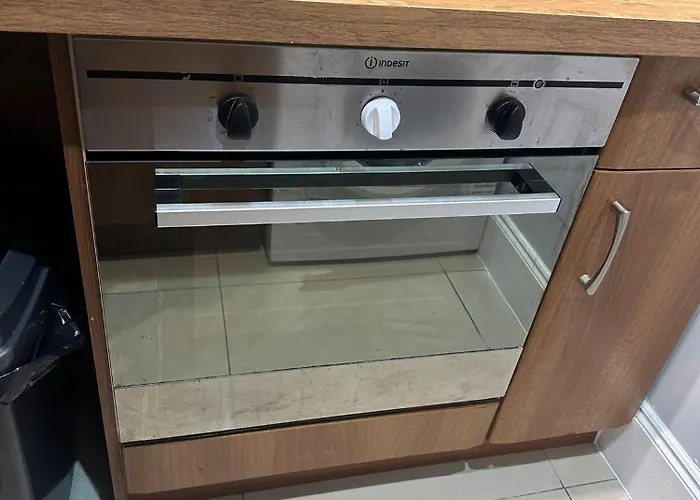 דירה Centre Ground Floor 3 Bedroom *