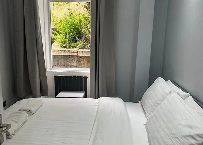 Centre Ground Floor 3 Bedroom