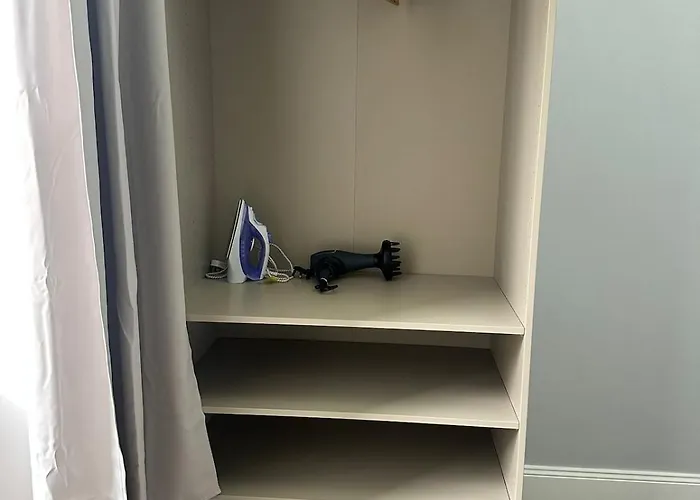 Centre Ground Floor 3 Bedroom * אדינבורו