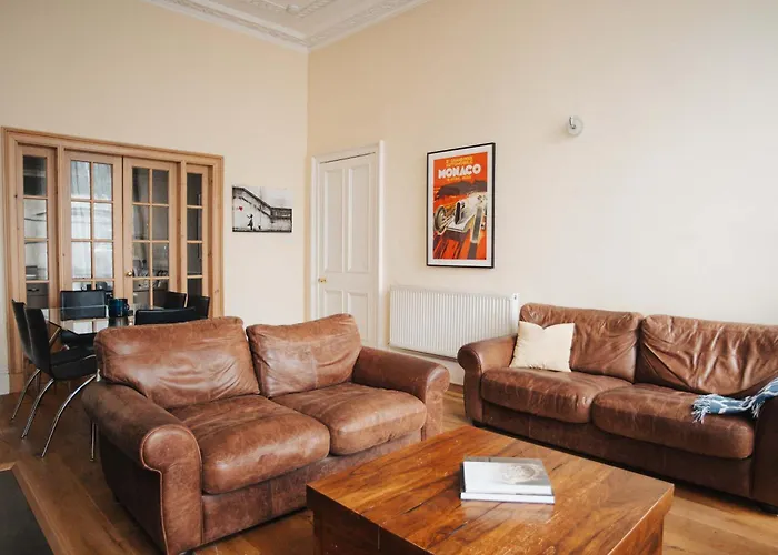 דירה Traditional 2 Bedroom *