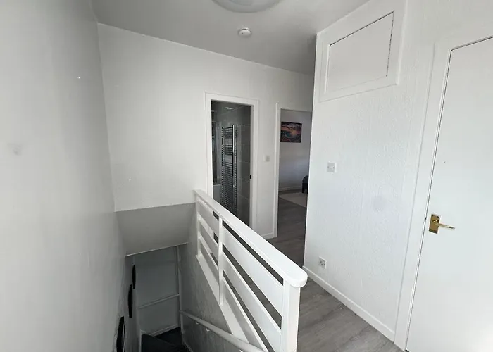 Spacious 2br By Portobello *