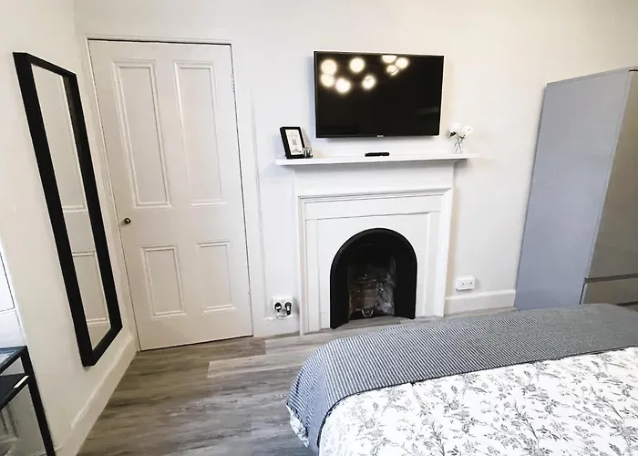 Chic 1bd Flat - Wviews Of Castle! *