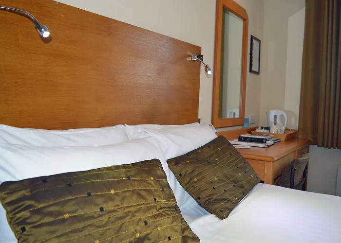 Отель Western Kings Manor 3*