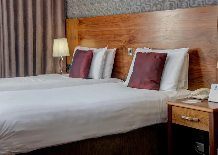 Отель Western Kings Manor