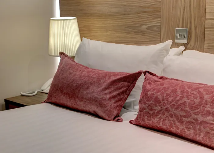 Отель Western Kings Manor 3*