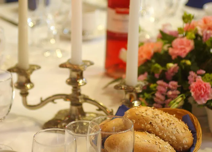 Отель Western Kings Manor 3*