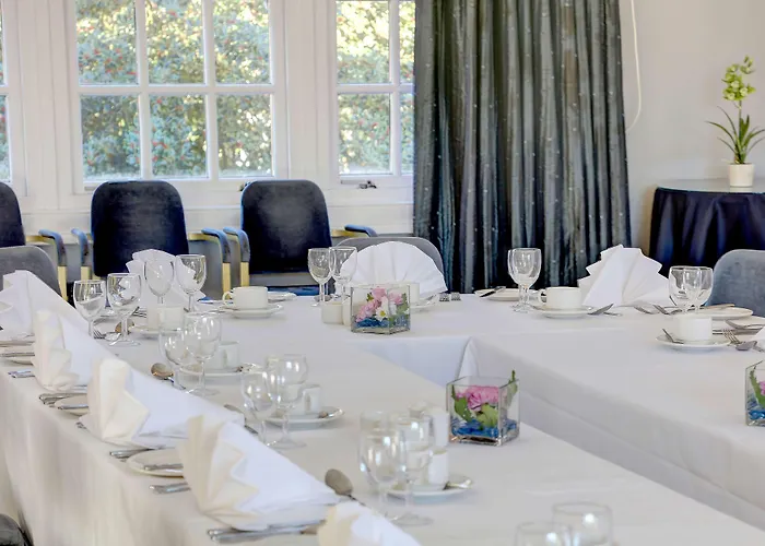 Western Kings Manor Отель 3*