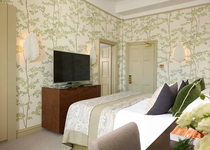 The Balmoral Hotel 5*