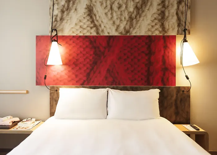 Ibis Centre Royal Mile Hotel 3*