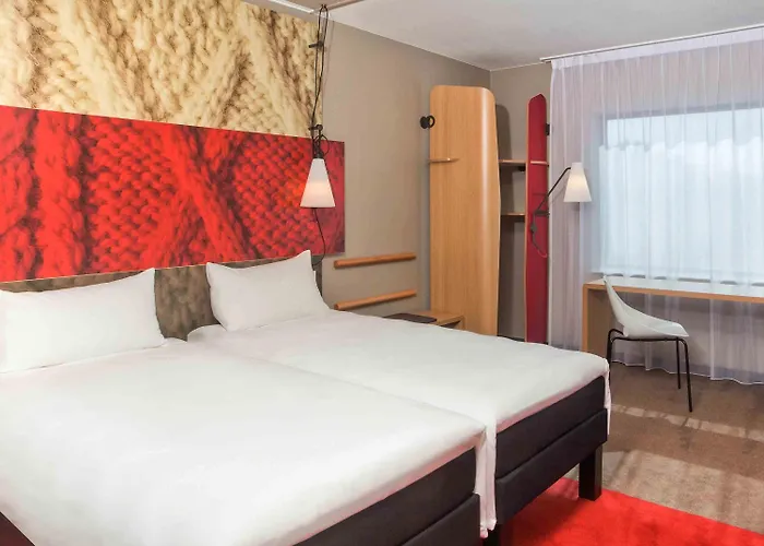 Hotel Ibis Centre Royal Mile 3*
