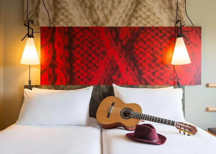 Ibis Centre Royal Mile 3*