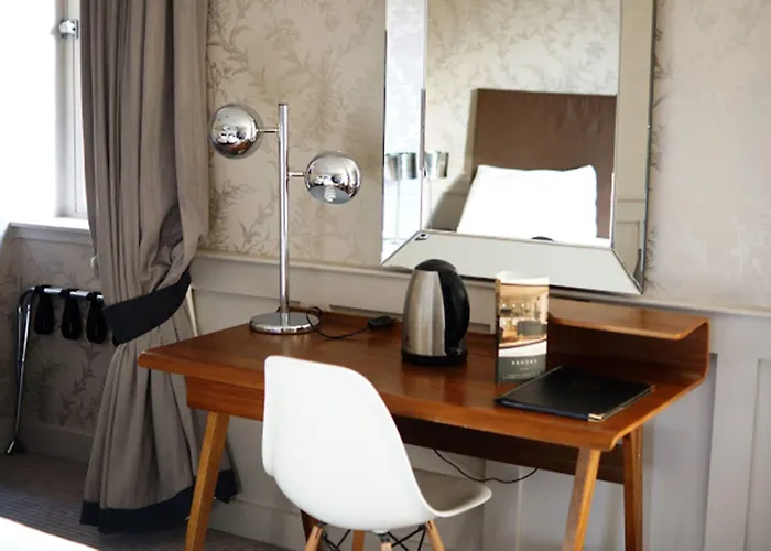 Hotell Grove House 4*