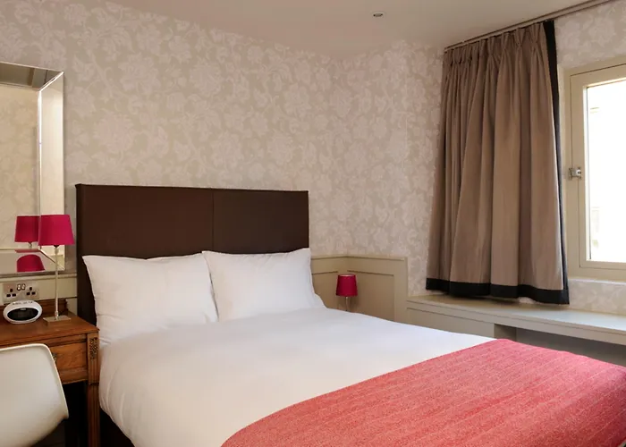 Grove House 4* Edinburg