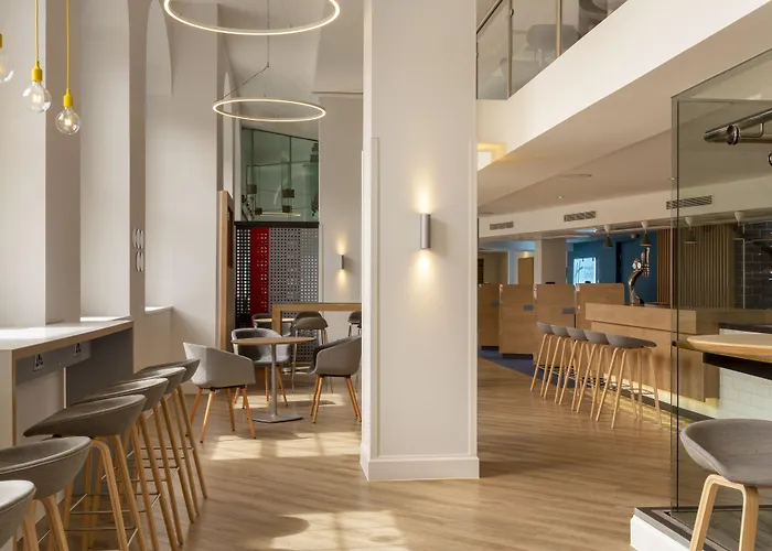 Hotel Express Centre By Ihg 3*