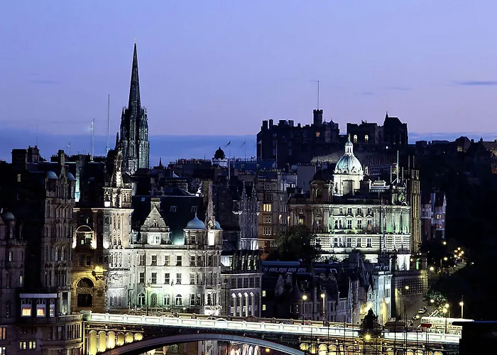 Express Centre By Ihg Hotel 3*