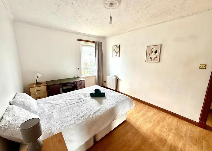 Spacious 3 Bedroom Flat